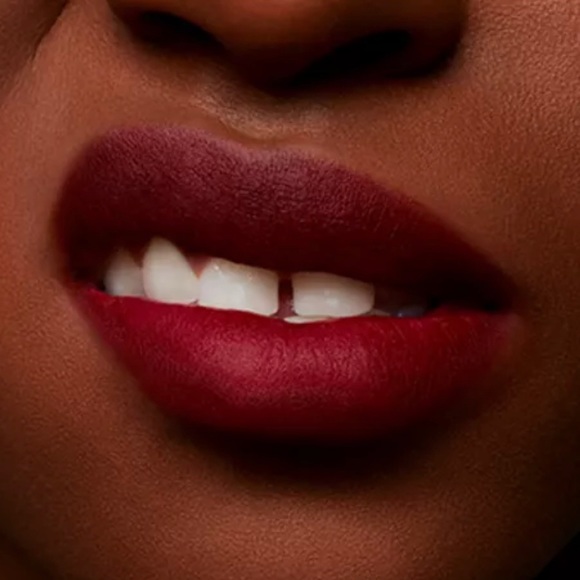 MAC Powder Kiss Liquid Lipcolour MAKE LOVE TO THE CAMERA 994 - Picture 4 of 12